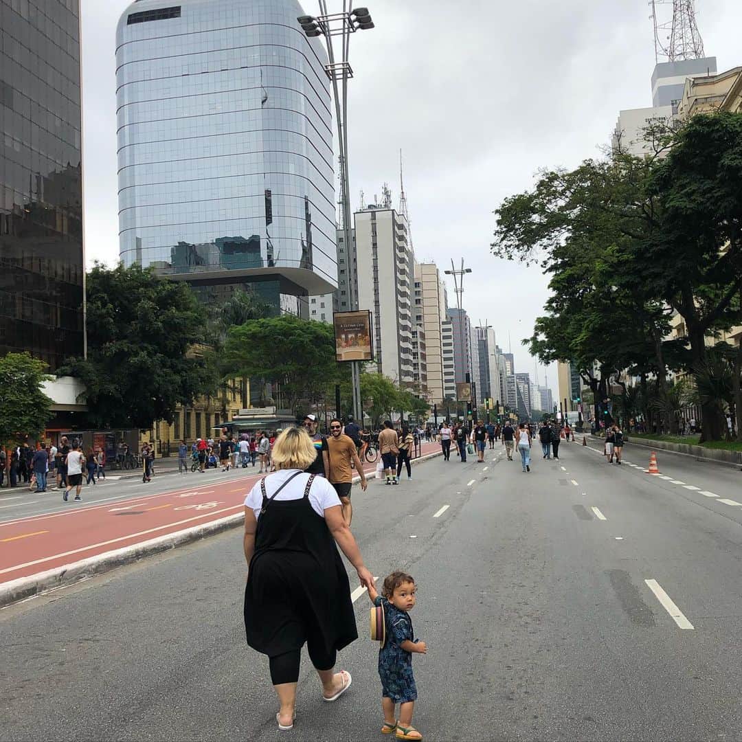 シモネのインスタグラム：「Amo !!!!#avenidapaulista #パウリスタ大通り」