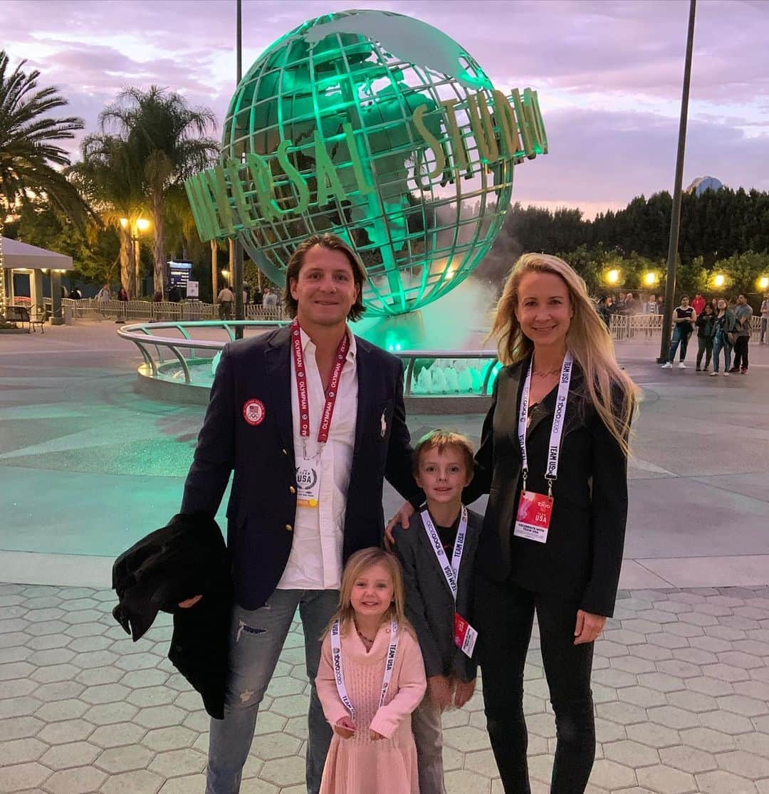 トニー・アゼベドのインスタグラム：「Awesome night at the Team USA Awards last night! We got Harry Potter all to our self and Cruz/Luna got the red carpet to themselves.」