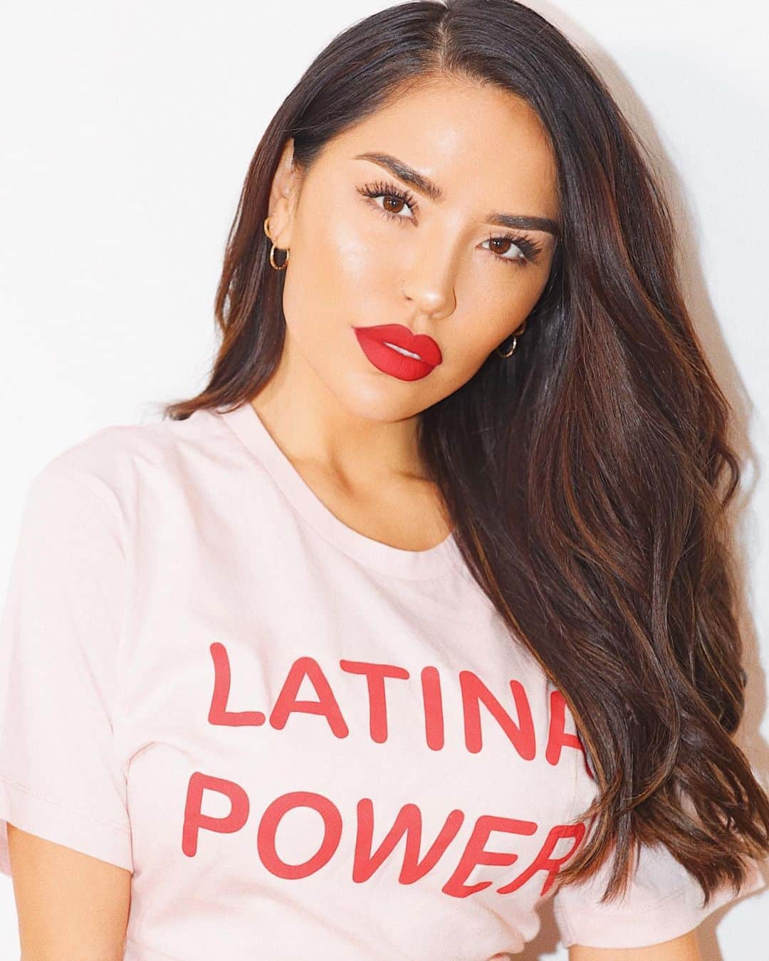 iluvsarahiiさんのインスタグラム写真 - (iluvsarahiiInstagram)「Today is #LatinaEqualPay Day❤️💪🏼 The gap is widest for Latina workers, who on average earn only 54 cents for every $1 a white man is paid Meaning, they must work nearly two years to earn what a white man earns in one year. Latinas are powerful and we deserve equal pay🙌🏼💪🏼 My Tee is from @phenomenal and it’s benefiting @mujerxsrising, which protects the rights of migrant women. #latinaequalpay」11月21日 6時56分 - iluvsarahii