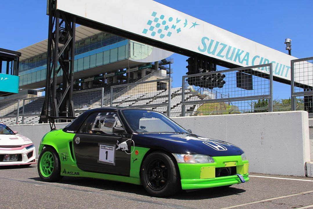 mistbahnさんのインスタグラム写真 - (mistbahnInstagram)「_ My Honda PP1 BEAT at Suzuka International Circuit "HONDA VTEC ONE MAKE RACE" _ Shot on 5-Aug 2019 "HONDA VTEC ONE MAKE RACE Rd.3" at Suzuka International Circuit owner: @mistbahn photo: @38speed (Thanks!!!) _  _ JP) 2019年8月5日 鈴鹿フルコース(鈴鹿サーキット国際レーシングコース)、ゼロファイターさん主催「HONDA VTEC ONE MAKE RACE Rd.3」。 @38speed さんステキな写真、ありがとうございます🙇♂ _ _ #hondavteconemakerace #zerofighterautocustom #38speed #suzukacircuit #suzukainternationalcircuit #鈴鹿サーキット #hondabeat #hondabeatpp1 #pp1beat #ホンダビート #pp1 #beatpp1 #e07a #mtrec #trackcar #trackaddict #hondasontrack #timeattack #timeattackjapan #kcar #keicar #軽自動車 #aslan #アスラン #aslan_inc_japan #skybeat #redbullhonda #poweredbyhonda #voltexracing #s660」11月21日 7時14分 - mistbahn