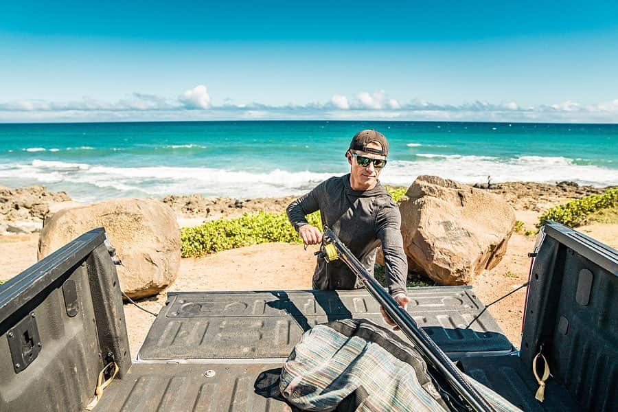 Costa Sunglassesのインスタグラム：「Never out of its depth... Named for the traditional Chinese fishing vessels that still operate in Hawaii, Sampan combines innovative technical features and modern styling to make the most out of your time on the water. Learn more at the link in our bio. #seewhatsoutthere」