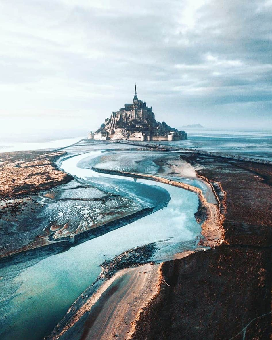 Official RICOH THETAさんのインスタグラム写真 - (Official RICOH THETAInstagram)「The iconic chapel built into the sea in Normandy, France wins our #WHERETOGOWEDNESDAY this week🤩📸: @_marcelsiebert」11月21日 8時00分 - theta360official