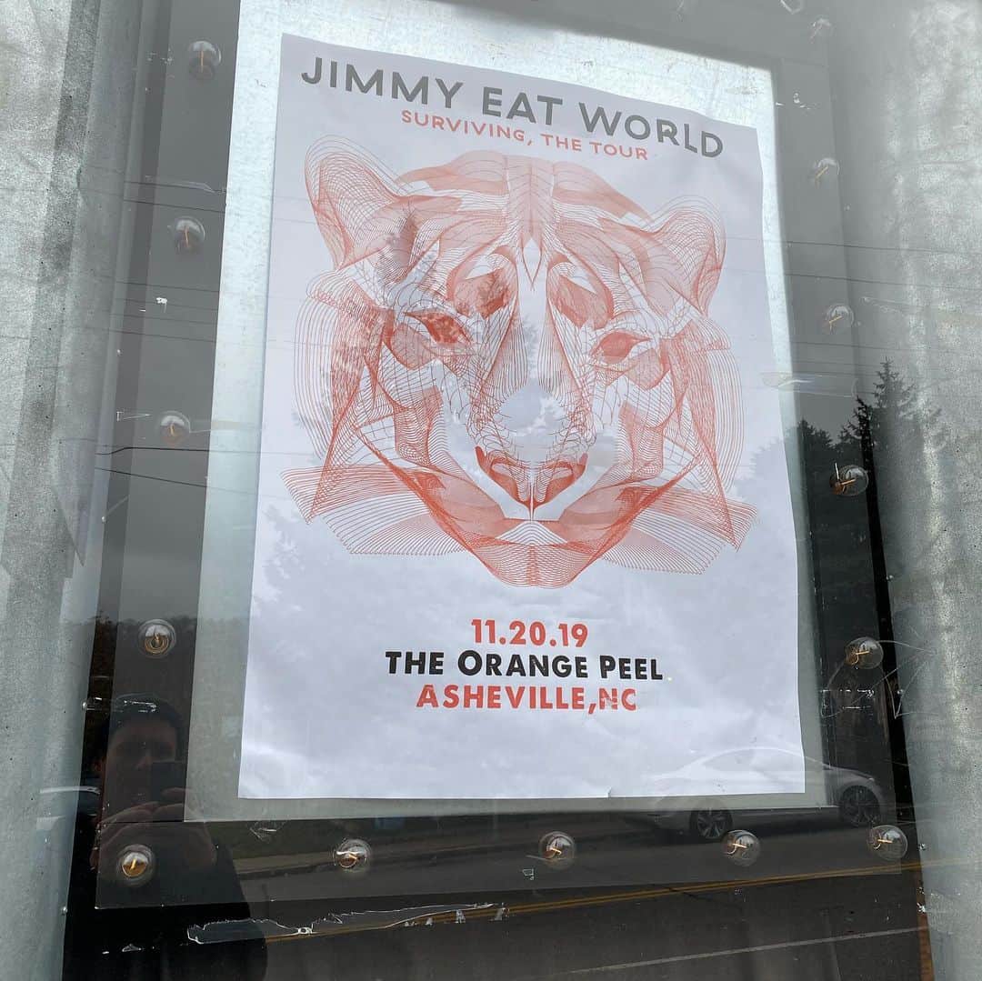ジム・アドキンスのインスタグラム：「Surviving 20 show. The Orange Peel. Asheville, NC」