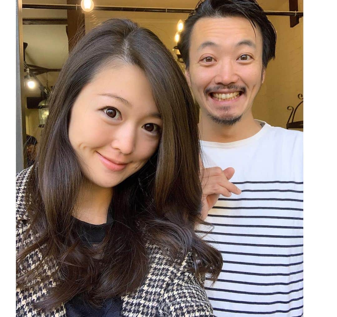 花田浩菜さんのインスタグラム写真 - (花田浩菜Instagram)「#臨月 に入る前、産前最後にヘアケアをお願いさせて頂きました😌💕 @yamaguchimasahiro  行くだけで癒される#Gigi 。いつもお任せで暗めカラーにして頂きますが、暗めなのに重すぎず、本当に絶妙な綺麗カラーに仕上げて下さいます😍カットもしてさっぱり💇‍♀️ ぐちやまさん、いつもありがとうございます😊 . . 髪色も落ち着き、綺麗にして頂いたところでもう数ヶ月は美容院にいけなさそうなので、、おうちケアも念入りに。 『まるで美容院帰りの#サロンクオリティーシャンプー 』と噂の！使用感と香りに拘った人気の#アミノレスキュー  @aminoresq.official がリニューアルしたので、最近はこちらを使ってみています😊💕🧴 . . ✔︎肌と髪に優しいアミノ酸系・シルク系洗浄成分 ✔︎アミノセラムPTC®配合 ✔︎アミノ酸20種、セラミド3種配合 と栄養たっぷりのシャンプー&トリートメントなのに、両方セットで2900円とお手頃価格で手に入るのも嬉しい😍 私はモイストシリーズを使っています😊💕 ベリーフローラルの香りにとっても癒される毎日です🛁 . .  #アミノレスキュー #アミノ酸シャンプー #PR #産前ケア #マタニティライフ #ママライフ #ママ美容 #妊娠9ヶ月 #12月出産予定 #ヘアケア #美容 #おうち美容 #美容好きな人と繋がりたい #ヘアメンテナンス #gigi原宿 #l4l #happy #happydays」11月21日 8時31分 - hanadahirona