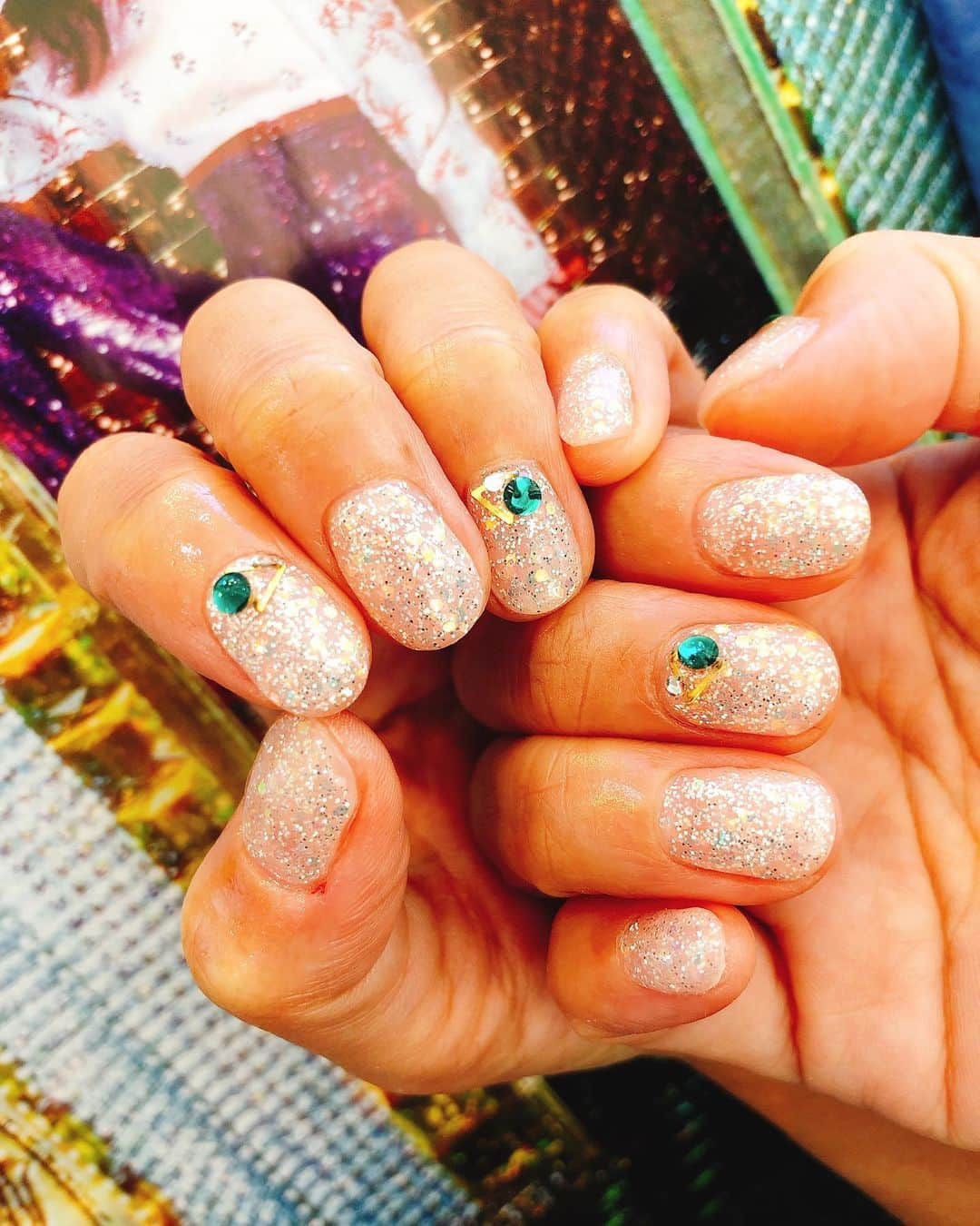 山田まりやさんのインスタグラム写真 - (山田まりやInstagram)「ネイル💅ハンド&フット @nails_lavivi で華やかめにチェンジ😍💎✨✨✨ ・ 美人姉妹が 2人同時に取り掛かってくれて 1時間20分で あっという間に完成❣️😆🙌✨ ・ いつも ありがとうございまーす😆🙏✨✨✨ ・ @nails_lavivi  #nail  #骨董通り」11月21日 18時41分 - mariya.yamada