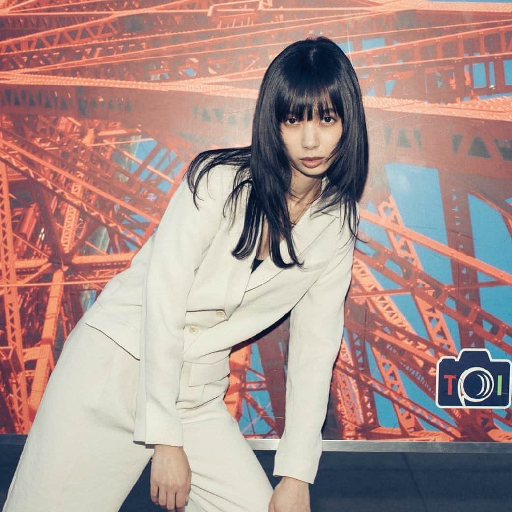きなりのインスタグラム：「安藤政信さんに撮っていただきました📸 そして明日22日から始まるアートフェア「GRADATION代官山」で展示されます！ 是非皆さま足をお運びください🙏 ＜開催日程＞ 2019/11/22(金)～12/15(日)  水～日曜日 開催　(※月・火曜 休館)  水～土曜 OPEN 12:00 / CLOSE 23:00（入場は22:00までとなります） ※23:00まで音楽イベントあり  日曜 OPEN 12:00 / CLOSE 21:00（入場は20:00までとなります） ※21:00まで音楽イベントあり ＜会場＞ 〒150-0034　東京都渋谷区代官山町20-23 TENOHA代官山 東急東横線「代官山駅」正面出口より徒歩3分 【OFFICIAL WEB SITE】 www.gradation-info.com  #安藤政信」