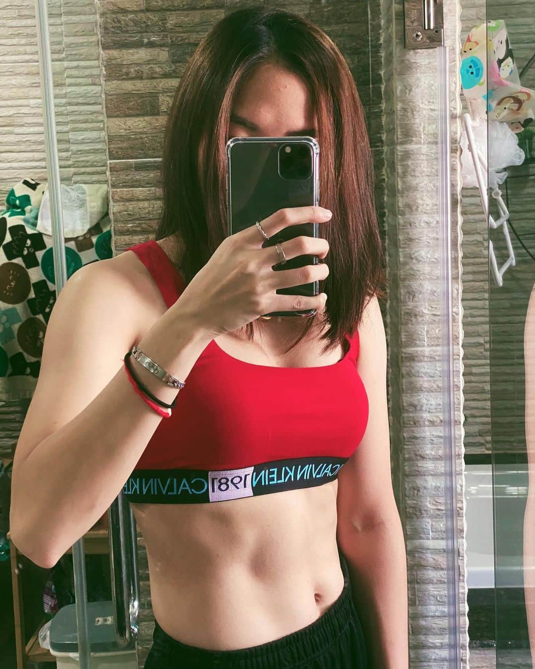 ラチャノック・インタノンのインスタグラム：「𝐁𝐞𝐭𝐭𝐞𝐫 𝐥𝐚𝐭𝐞 𝐭𝐡𝐚𝐧 𝐧𝐞𝐯𝐞𝐫.. 🙂 #ผู้หญิงมีกล้าม」