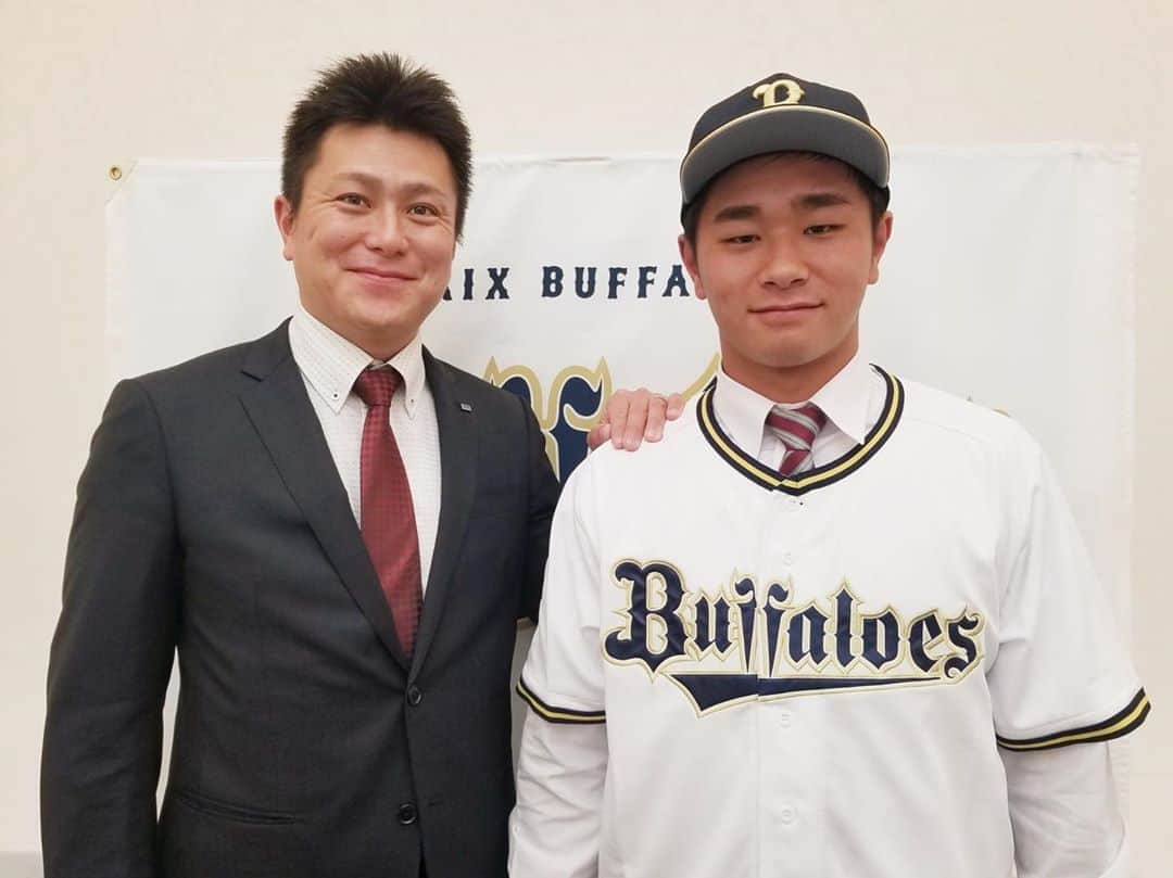 オリックス・バファローズさんのインスタグラム写真 - (オリックス・バファローズInstagram)「#平野大和 #日章学園高校 #育成ドラフト4位 #背番号004 #縞田拓弥 スカウト #仮契約 #Bs2019 #buffaloes #baseball #ORIX #プロ野球」11月21日 19時03分 - orix_buffaloes