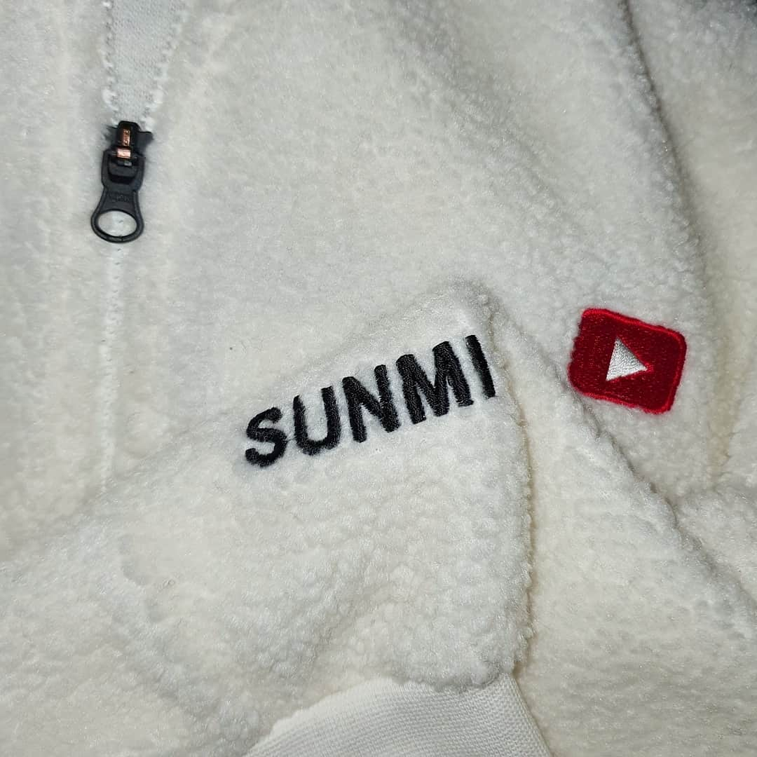 ソンミさんのインスタグラム写真 - (ソンミInstagram)「Guess whattttt @youtube」11月21日 19時05分 - miyayeah