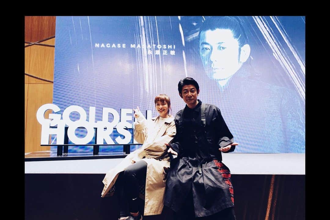 永瀬正敏さんのインスタグラム写真 - (永瀬正敏Instagram)「﻿ “Golden horse film festival” ーMaster classー ﻿ ﻿ 一昨日の夜審査の後、金馬影展でのマスタークラス(講演会)を行い無事に終了しました。﻿ ﻿ わざわざ冒頭アン•リー監督もお越しいただき、観客の皆さんにご挨拶、ご紹介して頂きました。﻿ ﻿ 今回は若手の映画制作者、制作プロダクション関係者、俳優、女優、大学で演技や監督の勉強をしている方々、監督、脚本家の皆さん等、申し込みの厳しい審査の上、お越し頂いたみたいで、、、。﻿ 250人の皆さんに3時間！お付き合い頂きました。﻿ 皆さんお疲れ様でした、、、。﻿ ﻿ 僕の話なんかで、良かったのか、、、未だに不安ですが、﻿ 何か少しでもお役に立てていればいいのですが、、、。﻿ ﻿ アン•リー監督をはじめ、お越し頂いた『さいはてにて』のチアン•ショウチョン監督、そして同じくマスタークラスを開催された美術監督の種田陽平さん(久しぶりにお会い出来て嬉しかったです)も、事前に楽屋へお越し頂きました。﻿ 皆さんありがとうございました。﻿ ﻿ そしてそして『KANO』でご一緒したスターちゃんこと、葉星辰さんも応募して、わざわざ来てくれて、、、彼女は今ドンドン、まさしく“スター”の階段を駆け上がっています！僕もめちゃくちゃ嬉しい！﻿ ﻿ 参加して頂いた皆さん、金馬影展の皆さん感謝しています！﻿ ﻿ また壇上で進行して頂いたテイ•ユウケツ監督に最大級の感謝を！！﻿ ﻿ 特別感謝: 李安(Mr.Ang Lee)導演,金馬影展All staff,種田陽平さん,姜秀瓊(Ms.Chiang Hsiu-Chiung)導演, 陳庭妮(Miss.Anie Chen)小姐,夏于喬(Mrs. Kimi Hsia Yu-chiao)小姐, 柯奐如(Miss. Ke Huan-Ru)小姐, 薛提縈(Miss.Tiffany) 小姐, ﻿ 葉辰星(Miss. Stars Yeh)小姐﻿ 鄭有傑(Mr.Cheng Yu-Chieh)導演﻿ ﻿ and﻿ ﻿ 所有在場的各位﻿ ﻿ ﻿ from M.Nagase.﻿ ﻿ ﻿ #Goldenhorsefilmfestival #金馬影展 #台湾 #マスタークラス #masterclass #電影大師課 #皆さんに感謝しています #李安導演 #金馬影展Allstaff #種田陽平 さん #姜秀瓊導演 #陳庭妮小姐 #夏于喬小姐 #柯奐如小姐 #薛提縈小姐 #葉辰星小姐 #鄭有傑導演 #謝謝大家 #インスタ上手くいかんなぁ、、、 #何故 #永瀬正敏 #masatoshinagase」11月21日 10時56分 - masatoshi_nagase_official