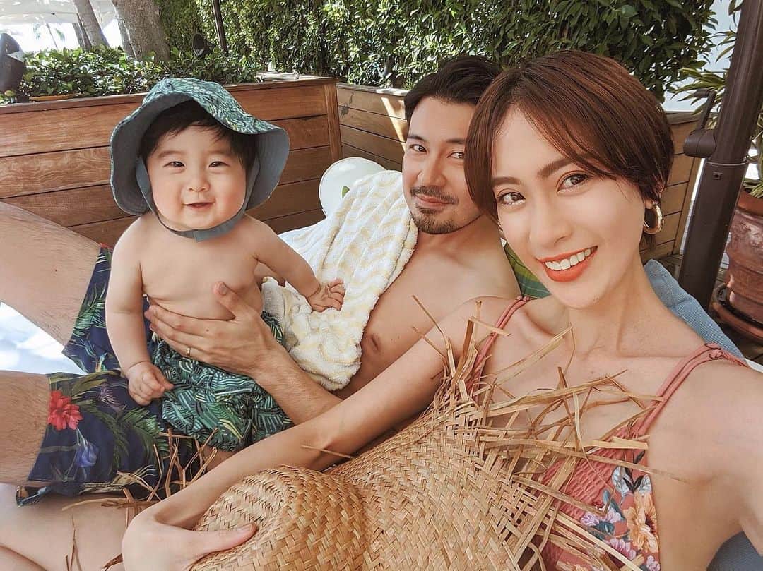 ソンイのインスタグラム：「🌺🌈👦🏻👨🏻🧑🏻🏖🌴」