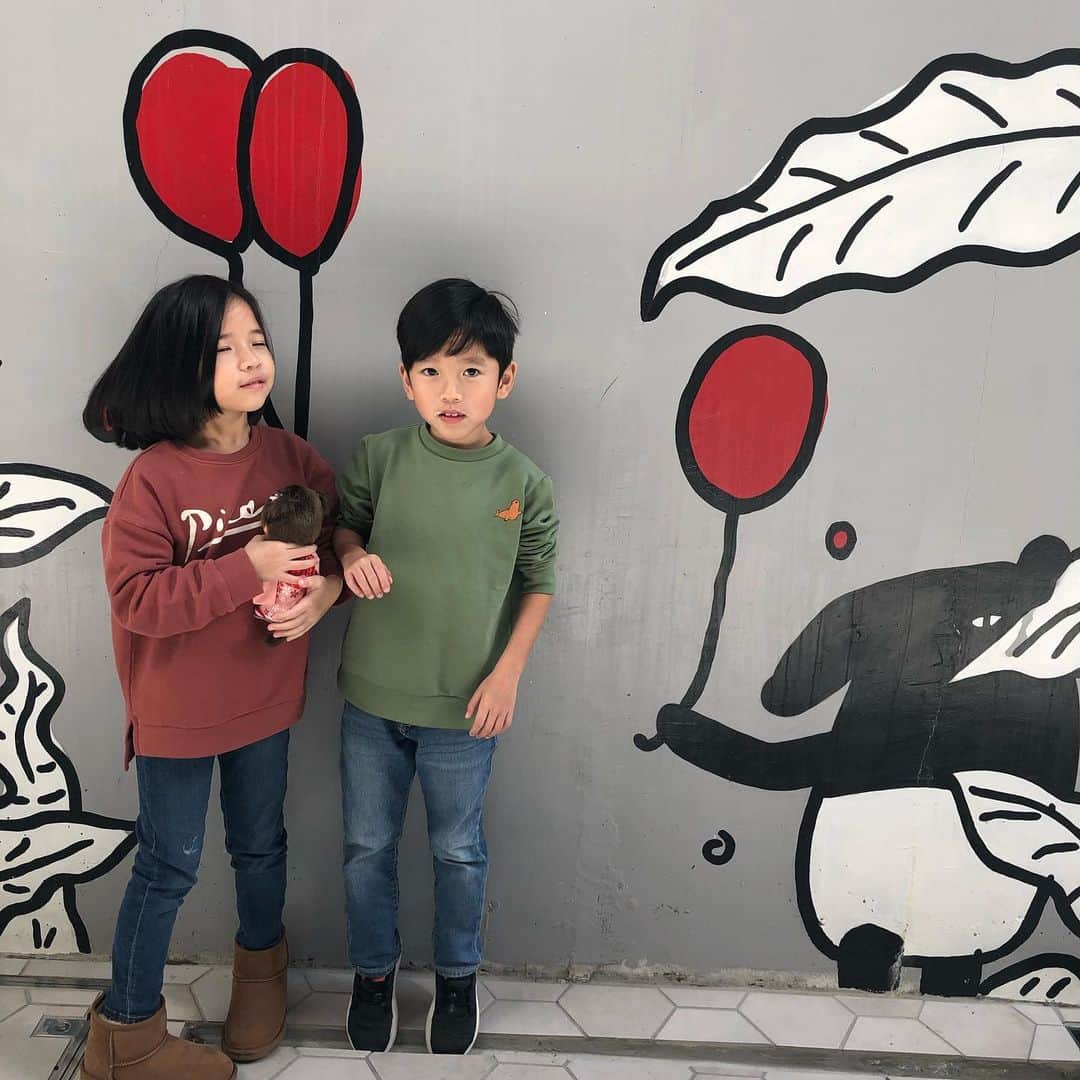 The Twins Chelsea & Jesperのグルメインスタ