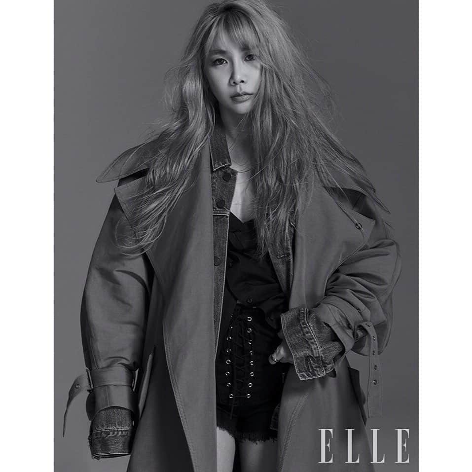 ジェアのインスタグラム：「없던모습 🖤 @ellekorea」
