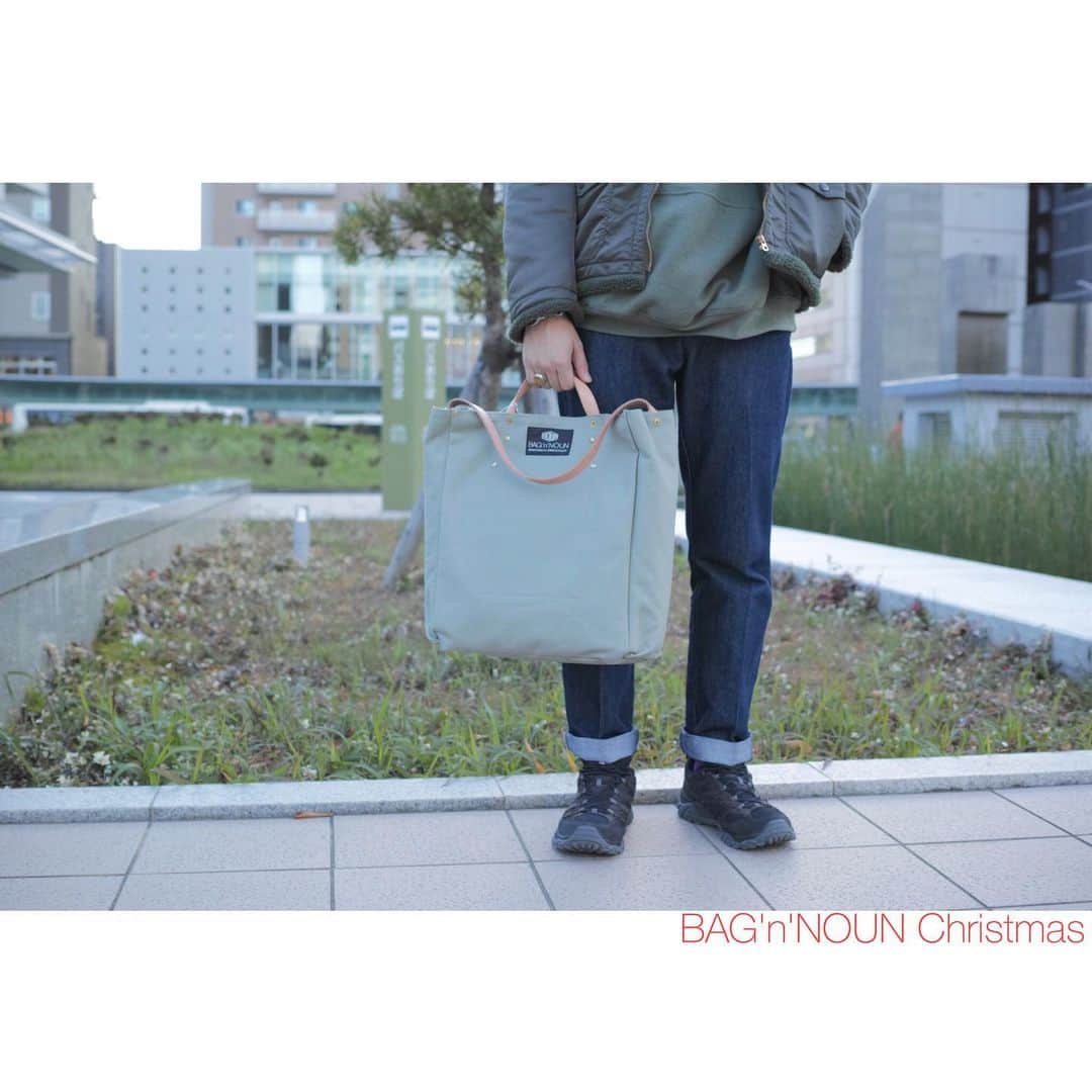 のインスタグラム：「. TOOLBAG Q/C ¥12,800-(+tax) col:SAGE . #bagnnoun #バッグンナウン #necessaryorunnecessary  #mamborama #bag #バッグ #toolbag #トートバッグ #xmas#christmas#クリスマス #ギフト#プレゼント」