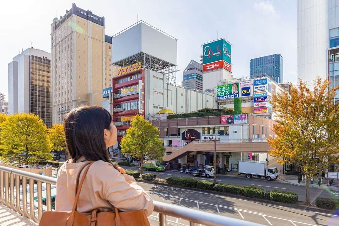 東北女子のインスタグラム：「⠀ 仙台年輕人的購物中心：#Ebeans ⠀ 從仙台站西口出來直走，會看到顯眼的PARCO百貨，右邊就是E-beans，百貨 ⠀ 有什麼💡 大家的平價服飾 #GU  以及 動漫迷最愛的 #Animate (是東北最大的動漫商店！) 附設的咖啡廳也經常舉辦期間限定活動 ⠀ 想稍微省荷包的人可以來逛逛✌️ @ebeans_sendai ⠀ #日本東北 #東北女子travel #宮城 #仙台  #日本自助 #GU仙台 #ジーユー #東北景點 #イービーンズ #日本土產 #東北旅遊 #日本購物 #仙台購物 #アニメイト #安利美特 #アニメグッズ専門店 #動漫店 #仙台駅 #仙台站 #エンドーチェーン#miyagi #sendai #japanshopping #tohokutravel」