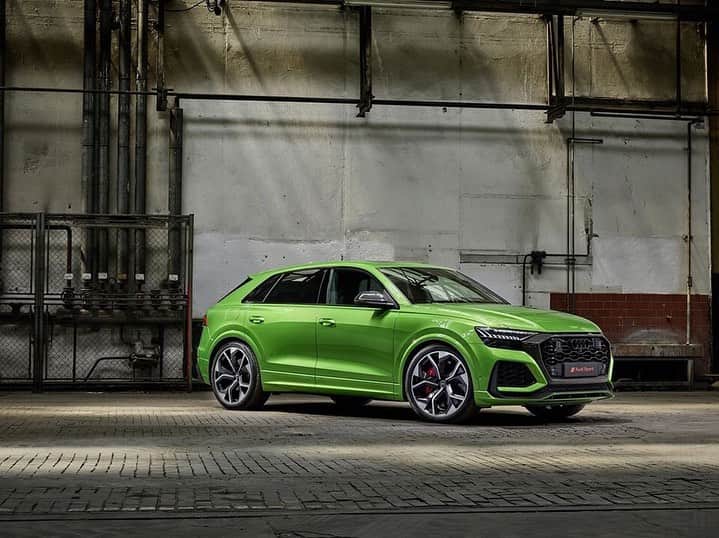 CarsWithoutLimitsさんのインスタグラム写真 - (CarsWithoutLimitsInstagram)「2020 @audicanada RSQ8 😍😍😍 Thoughts about it 💭  #carswithoutlimits #audi #rsq8 #q8」11月21日 11時25分 - carswithoutlimits