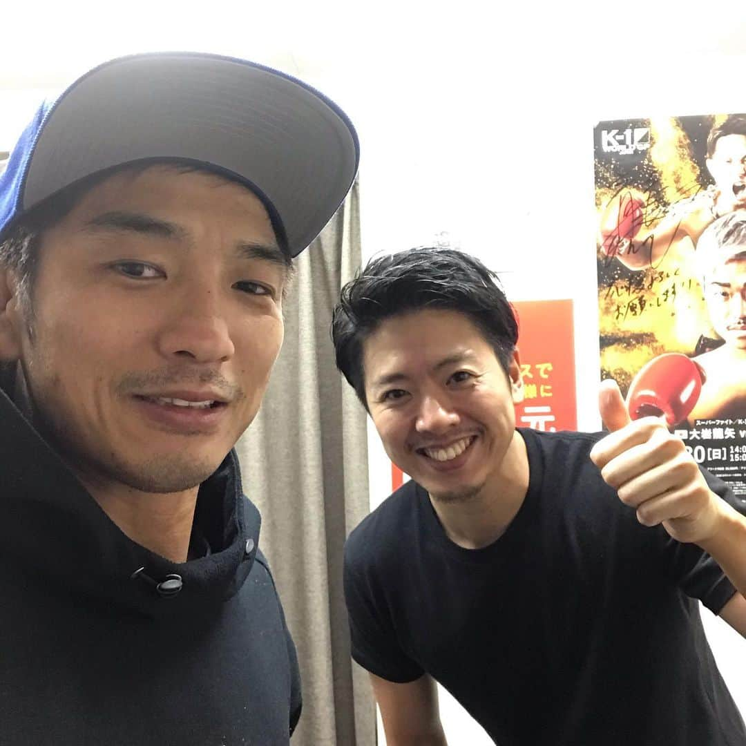 所英男さんのインスタグラム写真 - (所英男Instagram)「@mensebine 四谷にある「メンズエビネ」さんで腕と足を脱毛してきました！脱毛をはじめて約半年。毛が気になるようになり、エビネさんに急かして予約を入れてもらったのですが、今の時期　乾燥と練習でのすり傷から痛みがあり、急かしたのを後悔。。しかしガマンした後はめちゃくちゃスッキリしました！！エビネさん、いつもありがとうございます！40代、清潔感ある男になりたいです！　#mensebine #メンズ脱毛 #男性脱毛」11月21日 11時44分 - tokorohideo