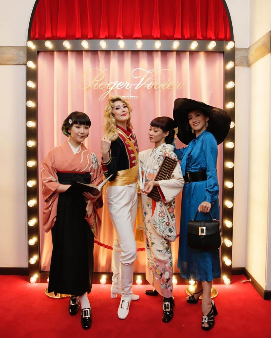マドモアゼル・ユリアさんのインスタグラム写真 - (マドモアゼル・ユリアInstagram)「東京は小笠原伯爵邸で行われたロジェヴィヴィエ2020年春夏コレクションのプレゼテーションのテーマは、表舞台に立つ女優さん達の舞台裏。 パリではドレスを仕立てるクチュリエの部屋があったのですが、日本版は大正から昭和初期の呉服屋さんの設定で、部屋のディレクション、空間やスタイリングを担当させて頂きました！👘 この日はくるみちゃん扮する大女優が来店して次回作の着物を誂える一日を再現。ゆう姫はこの呉服屋の着物や帯の柄をデザインする私の女学校時代からの親友という設定です😂  The theme for maison Roger Vivier SS20 presentation was the “backstage” where Creative Director Gherardo invites the guests to explore the part that is usually hidden behind-the-scenes. While Parisian Hotel Vivier Call Time presented the haute couture room, in Tokyo the guests found themselves in a “Japanese couture” kimono tailor shop that I had the privilege of curating.👘 Here in this imaginary, century-old kimono shop from Taisho era, young star actress kurumi comes to order a one of a kind kimono for her next movie. Myself as a store owner attend this demanding customer together with Yuki, a bff-from-school turned textile designer and business partner😂 @rogervivier #calltimevivier #rogervivier」11月21日 11時50分 - mademoiselle_yulia