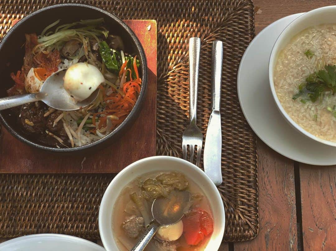 高井直子さんのインスタグラム写真 - (高井直子Instagram)「🥣 • 朝食🇹🇭 損してた。 40年間タイ料理が こんなに美味しいなんて 知らなかった私。 • #朝食」11月21日 12時11分 - naokotakai