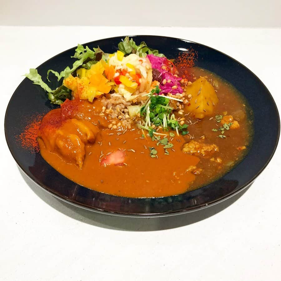 畑中葉子さんのインスタグラム写真 - (畑中葉子Instagram)「ポーク&バターチキンのあいがけカレー😋💕 nuka・スクランブルスクエア ・ ・ ごはんが寝かせ玄米ってことでもっちもち✨ ・ ・ #カレー #カレーライス #スパイスカレー  #nuka #ヌーカ #スクランブルスクエア #渋谷 #yhcurry」11月21日 12時23分 - hatanaka_yoko