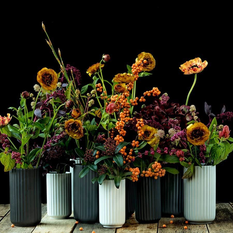 ニコライ・バーグマン・フラワーズ＆デザインさんのインスタグラム写真 - (ニコライ・バーグマン・フラワーズ＆デザインInstagram)「Seasonal arrangement in @lyngbyporcelain vases. #danishdesign #nicolaibergmann #ニコライバーグマン」11月21日 12時38分 - nicolaibergmann