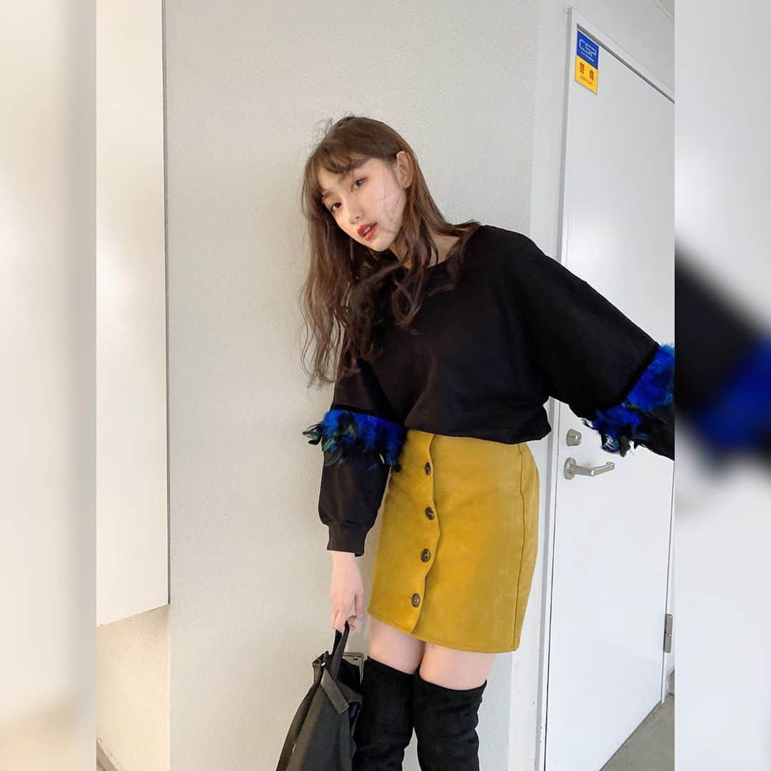 黒田瑞貴のインスタグラム：「💛💙💛 #tops .... #zara #ootd #ootdfashion #fashion #ニーハイブーツ　#私服　#japanesegirl  #yellow」