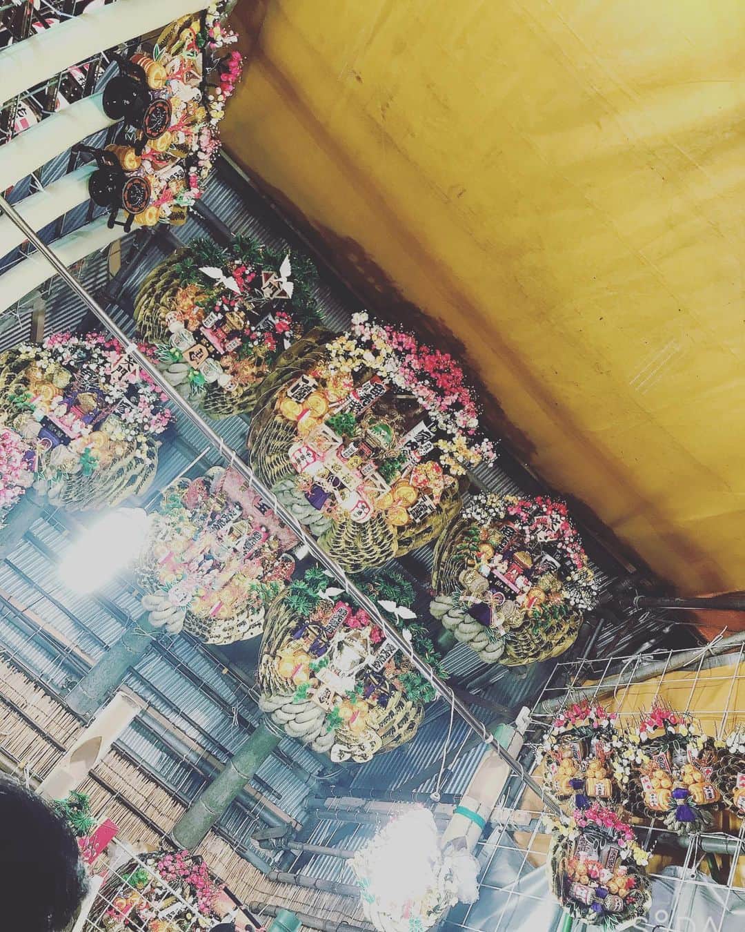 高橋奈苗さんのインスタグラム写真 - (高橋奈苗Instagram)「酉の市行ってSEAdLINNNGの熊手をいただいてきました！ 来年、いい年に、、！！ ・ ・ #SEAdLINNNG #酉の市 #商売繁盛 #花園神社」11月21日 12時56分 - nanae_passion_