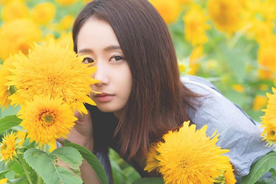 筒井萌子のインスタグラム：「* 季節外れのひまわり🌻 thanks◡̈♥︎ @martsug & @ak.ymt ・ #筒井萌子 #女優 #actress #モデル #model #岡山  #shooting #instagood #instalike #converse #撮影 #followme #instalike #ゴルフ #ゴルフ女子 #ゴルフコーデ #골프 #좋아요반사 #좋아요그램 #좋아요환영 #데일리그램 #패션 #오오티디 #카페 #ジップライン #サンシャインシティ #池袋」