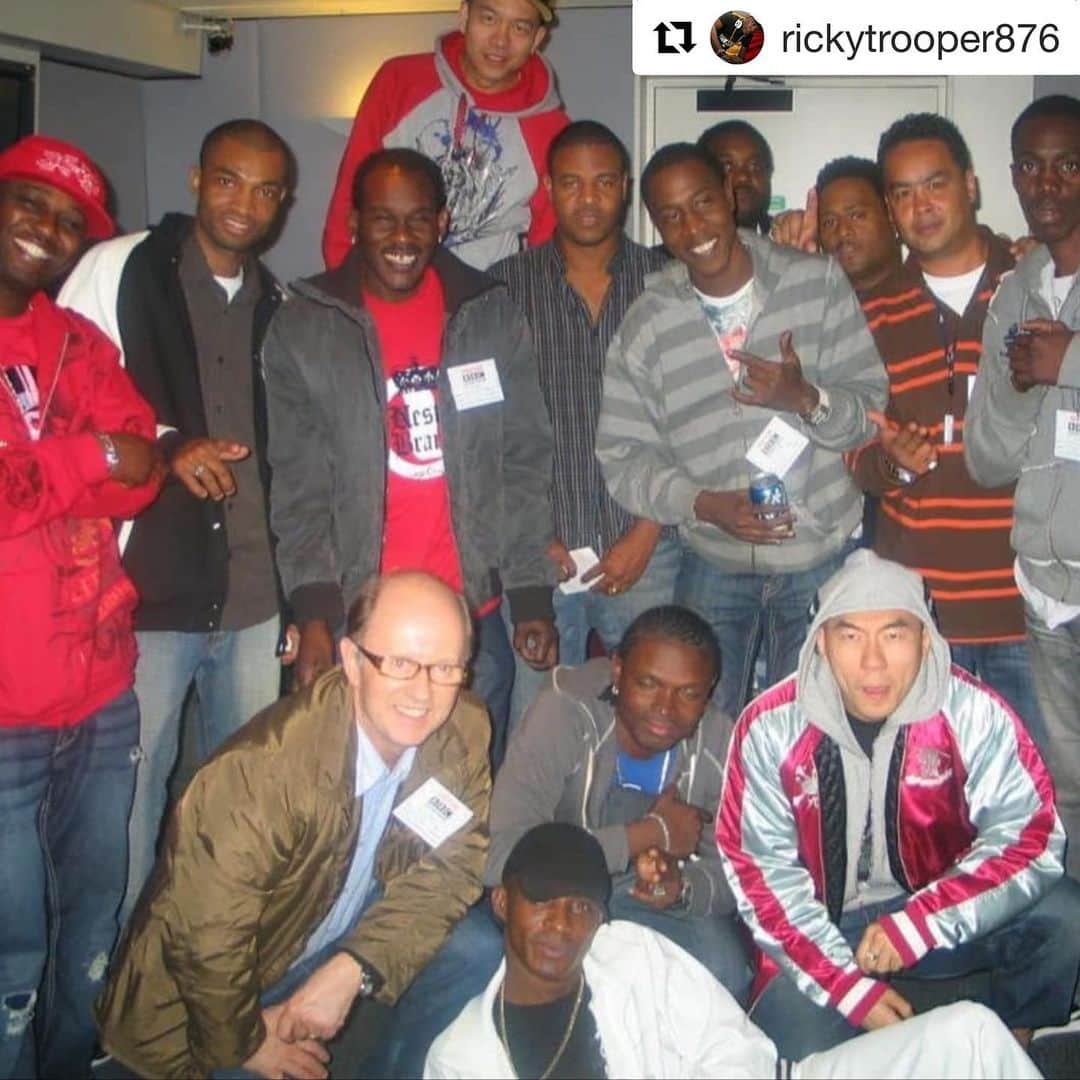 MIGHTY CROWNのインスタグラム：「#Soundman #grammy  #サウンドクラッシュ ＃ヒーローズ スゲ〜 写真だよコレ #soundsystem #culture #selector  #Repost @rickytrooper876 with @get_repost ・・・ Dinosaurs and Legends greatest picture ever taken.This is greatness no pussy go round this legacy.Panther,Freddie Kruger,Squengie RIP,Tony Matterhorn, Mighty Crown,Hype and David Rodigan,Dj Mark @killamanjarosoundsystem @bassodysseysoundsystem @tonymatterhornmusic @pinkpantherdgeneral @davidramjamrodigan @mightycrown @blackcat」