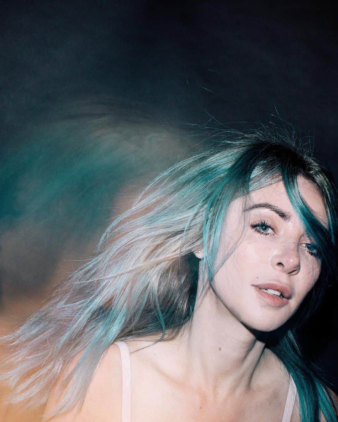 アリソン・ワンダーランドのインスタグラム：「fact: dolphins have sex for pleasure. epstein didn’t kill himself. thank u for coming to my ted talk」
