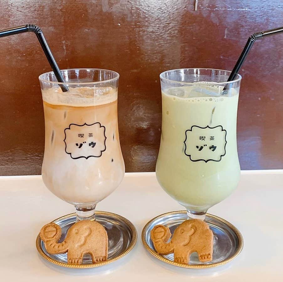 ローリエプレス編集部さんのインスタグラム写真 - (ローリエプレス編集部Instagram)「京都にある#喫茶ゾウ では、カラフルなクリームソーダが大人気♡﻿ ちょこんと添えてある象のクッキーもインパクトがありますよね！﻿ ﻿ フードもたくさんあり、固めプリンやアツアツふわふわの玉子サンドも絶品♡﻿ ﻿ ﻿ ﻿ ﻿ ﻿ Thank you♡﻿ @noa__maaa﻿ @mei__0420 ﻿ @aichii_i ﻿ @hjp_9821 ﻿ @minorin1031 ﻿ @mrk_miu ﻿ @tonyuchangram ﻿ ﻿ ﻿ ﻿ ﻿ #laurierpress_京都カフェ﻿ ﻿ ﻿ ﻿ ﻿ ﻿ ﻿ ﻿ ﻿ ﻿ #ローリエプレス #喫茶店 #京都カフェ #クリームソーダ #レトログラス﻿」11月21日 14時22分 - laurier_press