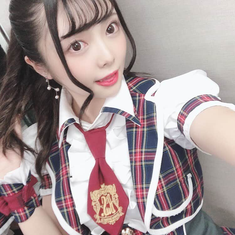 さきすたぐらむさんのインスタグラム写真 - (さきすたぐらむInstagram)「‎⑅⃝ 定期ラストThanks!!♡♡ちとブレた . . #idol #daily #followme #Japanesegirl #fashion #댓글 #팔로우 #일상 #일상스타그램 #사진스타그램 #일본인 #일본 #얼스타그램#데일리 #아이돌  #アキバ制服 #アイドル #メイド #ニーハイ #コスプレ #ニーハイソックス #秋葉原 #衣装 #制服 #アイドル衣装  #アキバ #バクステ#体育座り #ポニーテール #아키하바라」11月21日 15時39分 - saki_kakaka