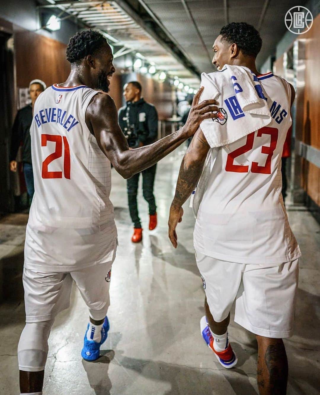ポール・ジョージのインスタグラム：「2 reliable shooters!! Great win bro’s #nogunviolence」