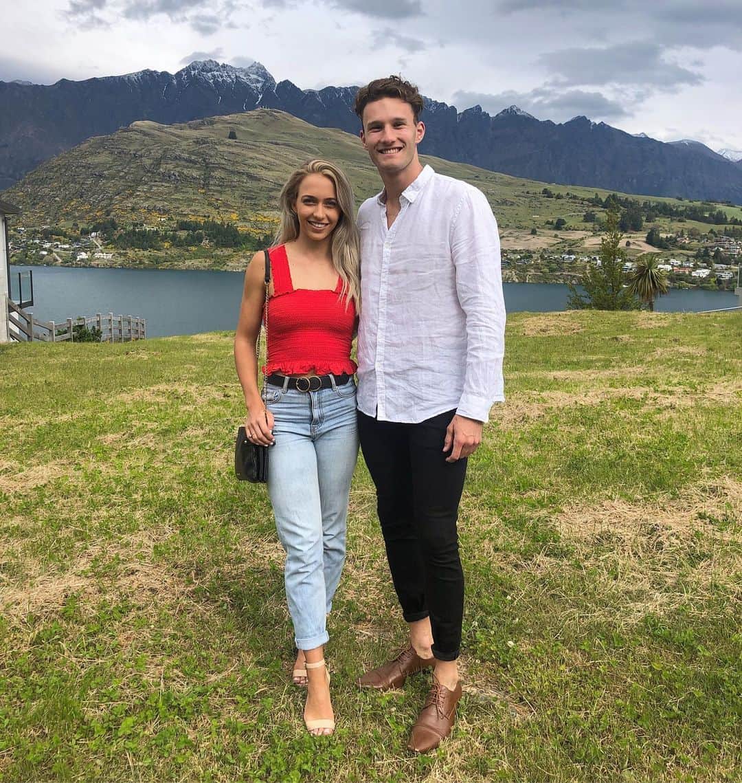 カーティス・マーシャルのインスタグラム：「Doesn’t get much better.. 🏔 #jeffrieswedding」
