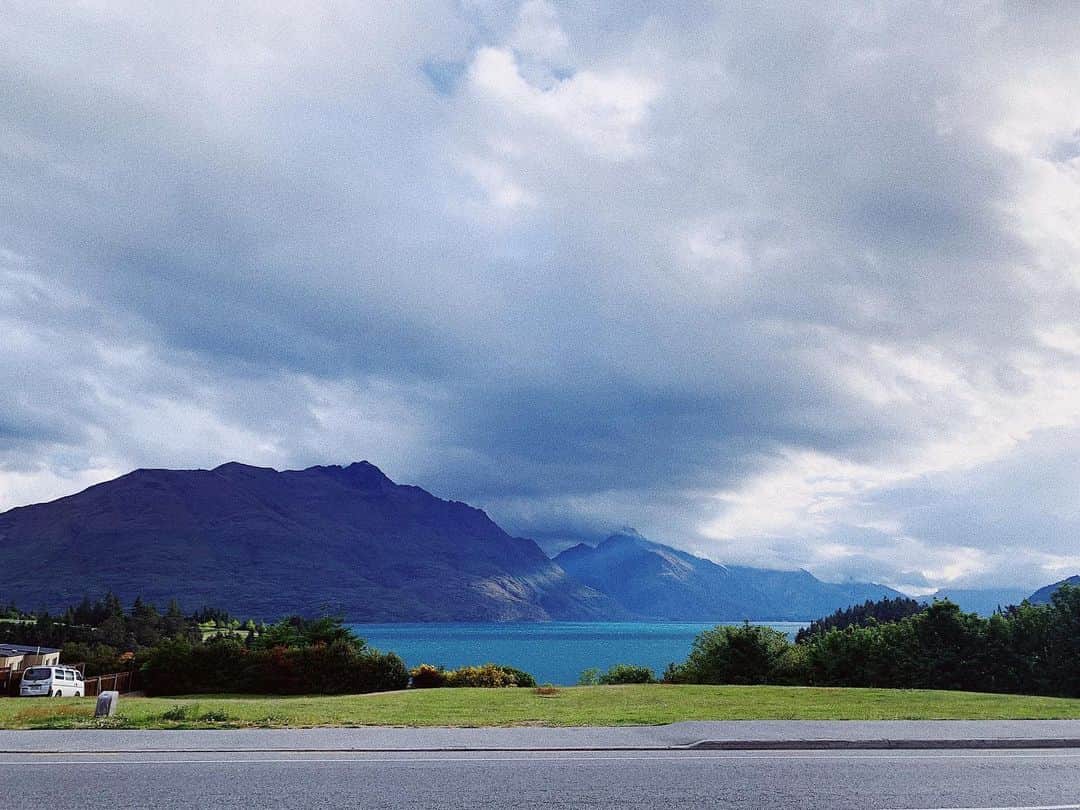 中村優さんのインスタグラム写真 - (中村優Instagram)「Lake Wakatipu🌊🏔 #newzealand#queenstown #run#running#優run#優trip」11月21日 16時55分 - nkmr_yu