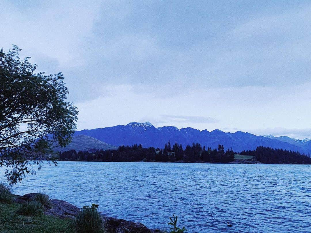 中村優さんのインスタグラム写真 - (中村優Instagram)「Lake Wakatipu🌊🏔 #newzealand#queenstown #run#running#優run#優trip」11月21日 16時55分 - nkmr_yu