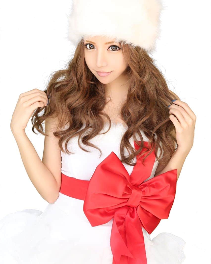 南るいのインスタグラム：「最近ずっとNetflixでクリスマス特集みてる⛄🎄 . #イルミネーション見ると悲しくなる #歌舞伎町#美人茶屋#南るい」