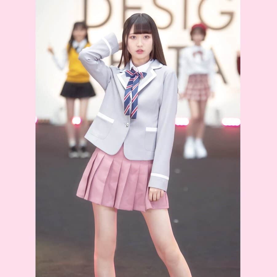 高木波夏のインスタグラム：「ステージ写真いただきました ‪‪❤︎‬ . . . . #デザフェス #デザフェス50 #デザインフェスタ #l4 #l4ファッションショー #韓国 #韓国制服レンタル #制服 #制服レンタル #韓国アイドル #アイドル #CHOA #チョア #ハラ塾DREAMMATE」