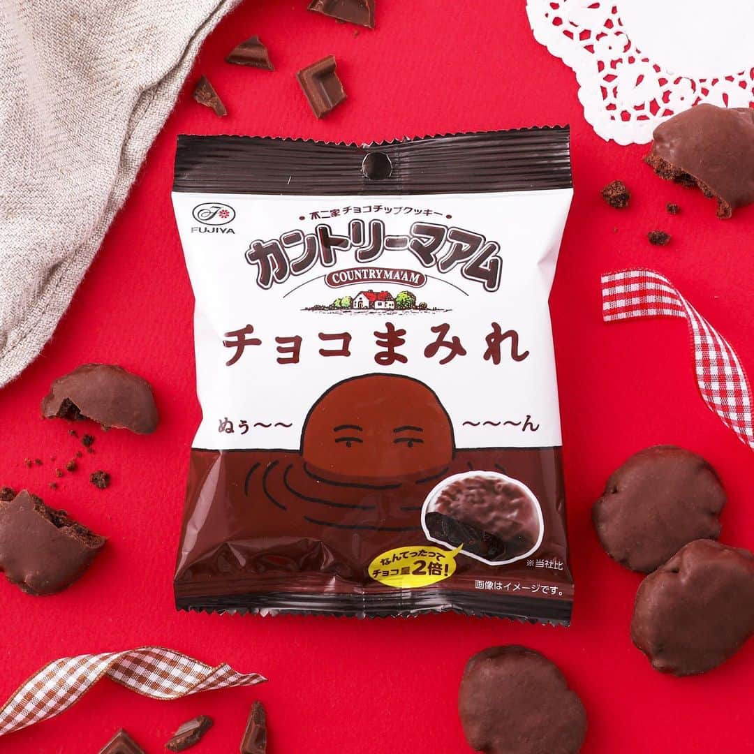 セブン‐イレブン・ジャパンさんのインスタグラム写真 - (セブン‐イレブン・ジャパンInstagram)「＼カントリーマアム🍫チョコまみれ／  なんてったってチョコ量2倍😍「カントリーマアム チョコまみれ」130円（税込140円）が登場💗  しっとりココアクッキーにチョコチップを組み合わせ、ミルクチョコでコーティングしました🍪💕 チョコ好きのみなさん、お見逃しなく😉🌟 #カントリーマアムチョコまみれ #カントリーマアム #チョコ #🍫 #チョコまみれ #不二家 #チョコクッキー #チョコチップ #ミルクチョコ #甘党 #チョコ好き #しっとり #おいしい #美味しい #今日のおやつ #おやつの時間 #おやつタイム #3時のおやつ #セブンスイーツアンバサダー #セブンイレブンスイーツ #コンビニおやつ #セブンプレミアム #近くて便利 #セブン #セブンイレブン」11月21日 17時00分 - seven_eleven_japan