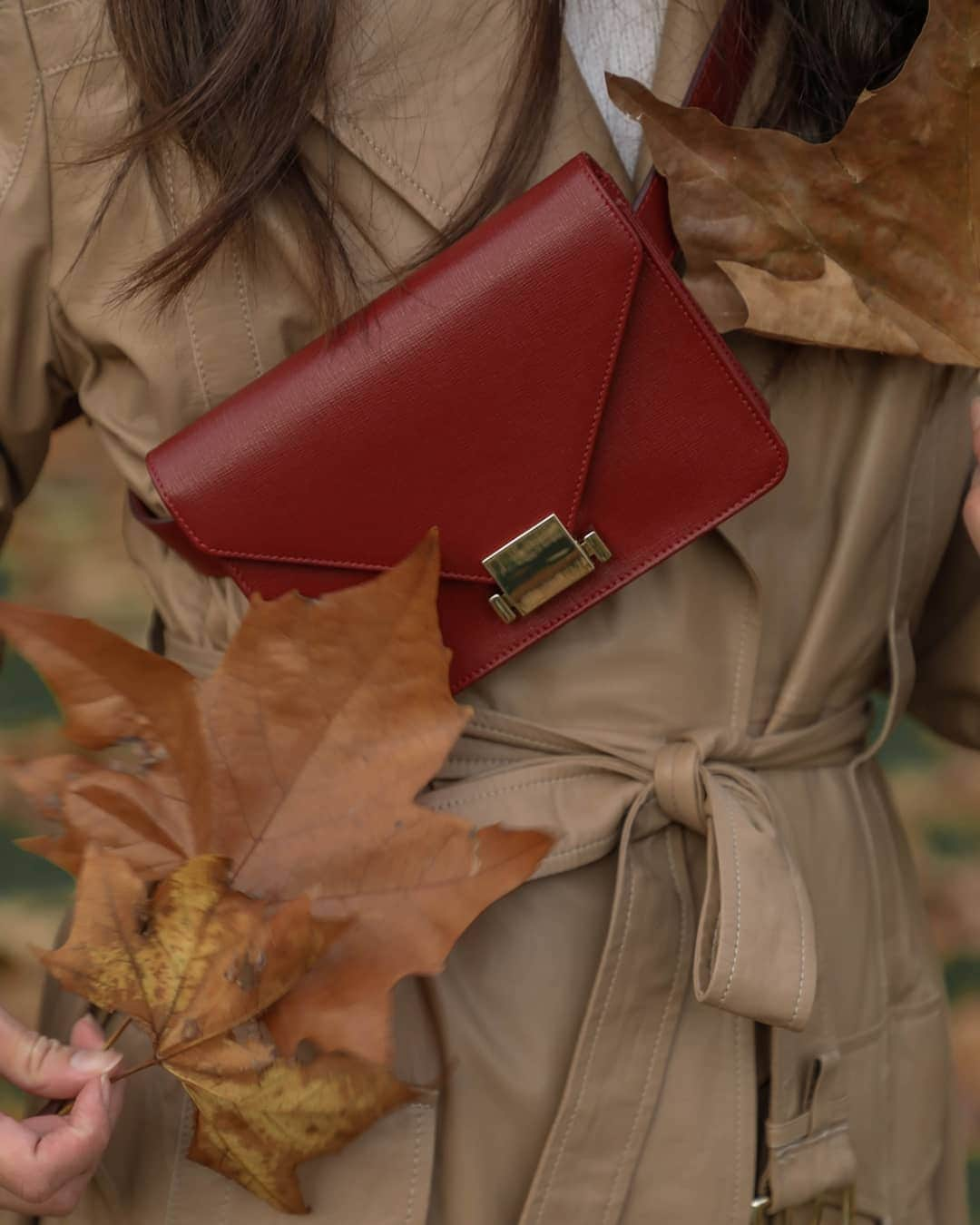 Mariko Kuoさんのインスタグラム写真 - (Mariko KuoInstagram)「Vino red accessories to compliment Autumn」11月21日 17時12分 - marikokuo