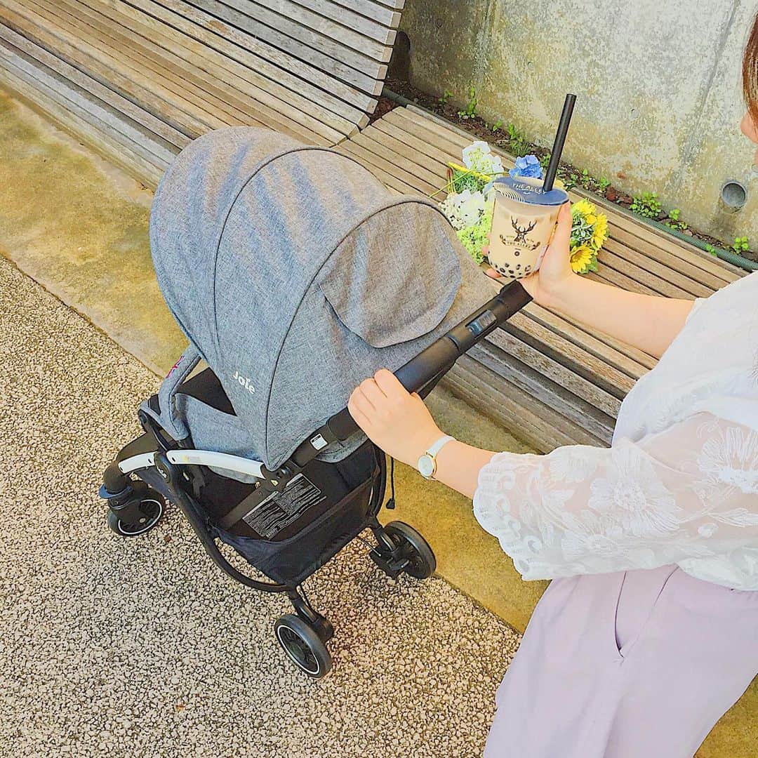 のインスタグラム：「ベビーカー選びに悩まれている方必見！ 試乗コースをお試ししませんか？😊 . KATOJIグランフロント大阪店の目の前に ベビーカーの試乗コースを期間限定で設置中！ . 駅の改札や凸凹道、カーブなど...💭💭 実際の走行を想定した試乗コースを KATOJIオススメのベビーカーで体験できちゃいます🙆‍♀️ . 「どんなベビーカーを選べばいいの？」 「買い換えたいけど種類が多くて選べない！」と 迷われている方必見です＊ . 話題のトラベルシステム対応のベビーカーや 大人気の2人乗りベビーカー【二人でゴー！】など 豊富な種類をご用意してお待ちしております🌱 . ご自身にぴったりのベビーカーが、きっと見つかるはず！ 是非遊びに来てください💫💫 . ▼営業時間 10:00〜21:00 ▼場所 グランフロント大阪 南館 5階  KATOJI グランフロント大阪店前 ▼お問い合わせ先(KATOJIグランフロント大阪店) 06-6225-7123」