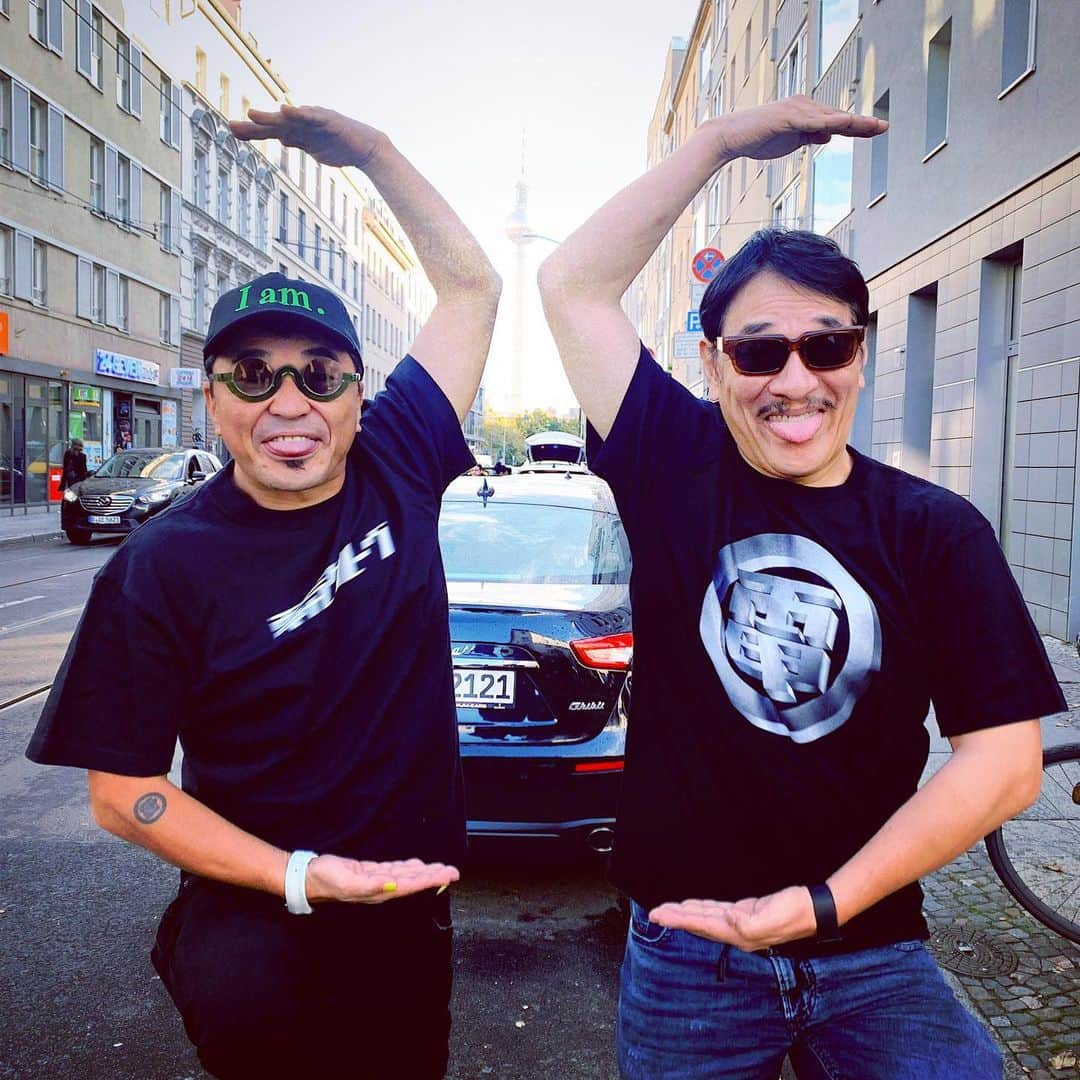 電気グルーヴさんのインスタグラム写真 - (電気グルーヴInstagram)「“Vertigo” T-shirt（BLACK / Size M） ＆ “3D Metal” T-shirt（Size XL） in Berlin  #電気グルーヴ #denkigroove  designed by @toya_horiuchi」11月21日 17時31分 - denkigroove_official