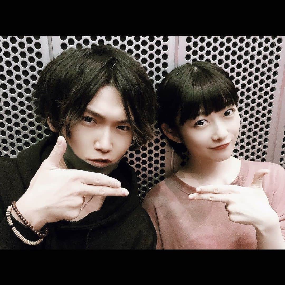 keiyaのインスタグラム：「以前共演した河内美里こと、 別名かわいいこけしちゃんが 舞台PSYCHO-PASSにて常守朱を演じるという事で観に行ってきました。  ホントに素晴らしかった。 あれだけお芝居上手いと何にでもなれるのね！原作ファンとしても感無量です。お疲れ様！  #PSYCHOPASS #サイコパス #河内美里 #常守朱 #ドミネーター #舞台」