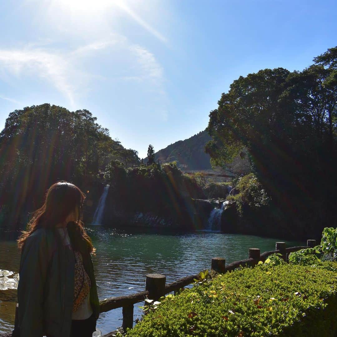 のインスタグラム：「☀️🌊🌲 . . .  #観光 #写真 #girl #japan #travel #カメラ #日本 #instadaily #travelgram #自然 #緑 #ファインダー越しの私の世界 #旅 #love #sky #空 #一眼レフ #photo #東京カメラ部 #tokyocameraclub #japanese #カメラマンさんと繋がりたい #写真好きな人と繋がりたい . . .」