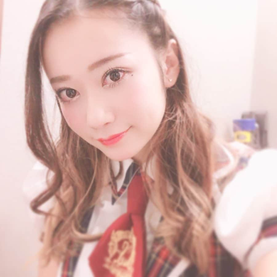 北澤鞠佳さんのインスタグラム写真 - (北澤鞠佳Instagram)「👗💞 ・ アイドルラストの可愛いバクステ衣装。 ・  #バクステ #akihabaraバックステージpass #アキバ #秋葉原 #衣装 #制服 #アイドル衣装 #アイドル #メイド #秋葉原アイドル #体育座り #ポニーテール #ポニテ #ヘアスタイル #ヘアアレンジ #ニーハイ #ニーハイソックス #コスプレ #akihabara #idol #japan #followme #일상 #일상스타그램 #패션 #아이돌 #머리스타그램 #일본 #아키하바라 #桃色革命」11月21日 17時41分 - mariko_kakaka