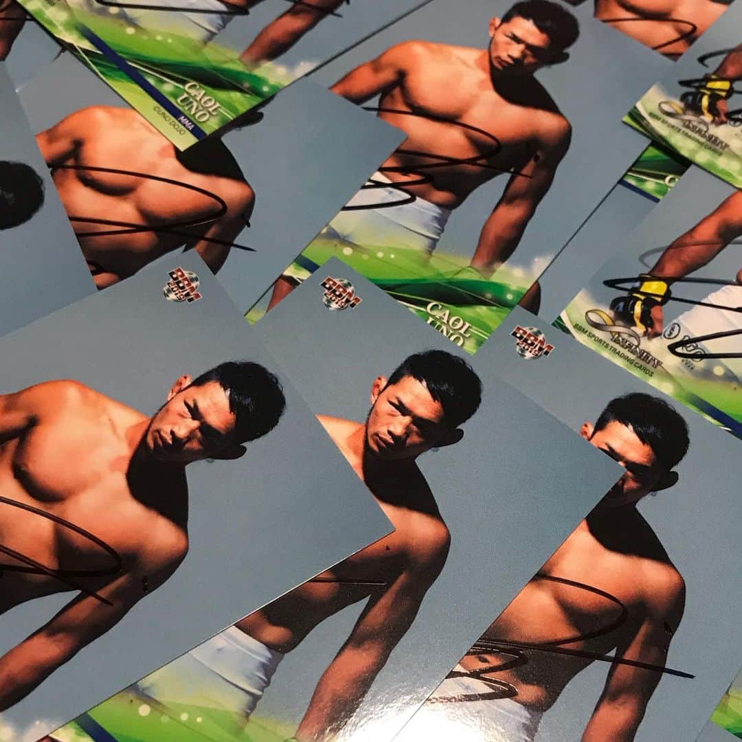 宇野薫のインスタグラム：「BBM CARDS @bbmcards_official  #BBM #bbmcards #caoluno #宇野薫　#修斗　#shooto1124  #nalutotrunks #onehundredathletic  #unodojo #unocaolshowten」