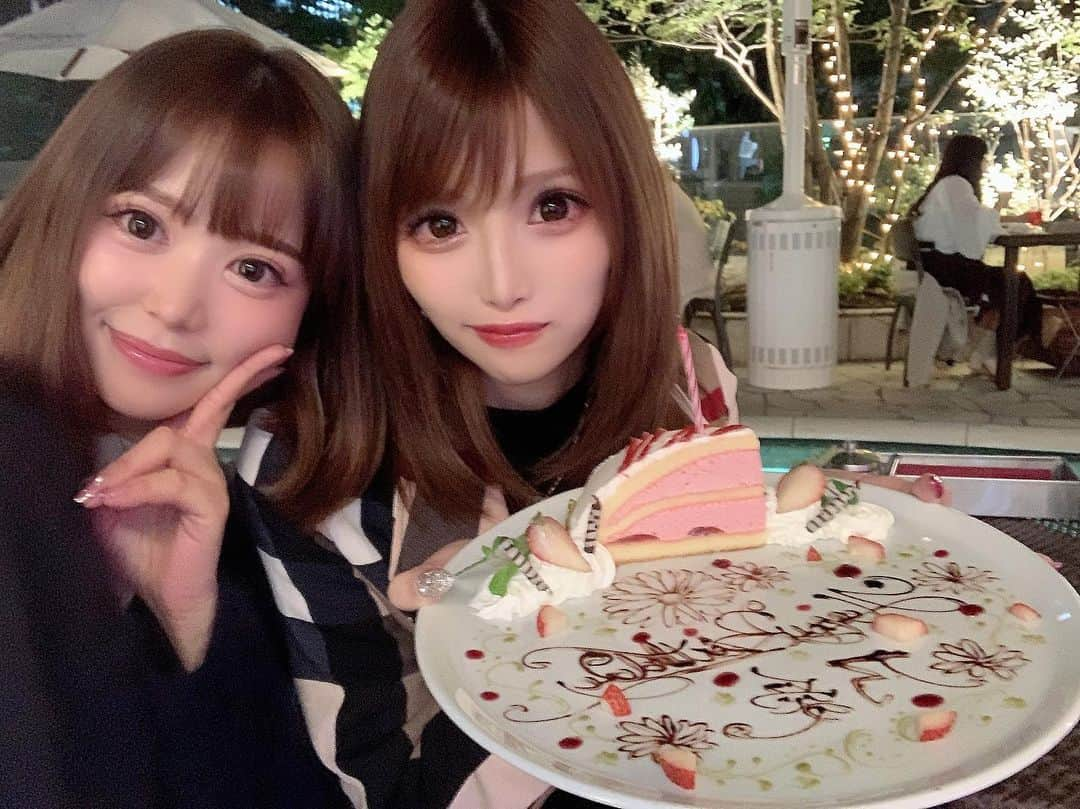 桜咲乃愛さんのインスタグラム写真 - (桜咲乃愛Instagram)「まきちゃんとディナー🍽💕✨ お祝いありがとう🥰♥️♥️♥️✨ 楽しかった♡♡ #友達#休日の過ごし方 #プール付き #イルミネーション#お誕生日プレート #青山#青山ディナー#渋谷ディナー #347cafe」11月21日 17時58分 - noasama1101