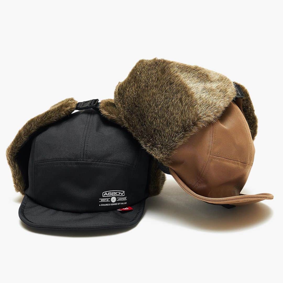 UNBY GENERAL GOODS STOREのインスタグラム：「アウトドアシーンでも人気の帽子ブランド @clefhats と @as2ov 限定コラボボアキャップが登場しています！ 表生地にはAS2OVを代表する耐水圧20000ミリの防水生地、UNBY-TEXを使用しています。男女兼用も素敵です！ . . . . . . .  @clefhats #AS2OV新作 #unby #AS2OV #ボアキャップ#unbygeneralgoodsstore #waterproof #lifestyle #camplife #outdoor #outdoors #outdoorgear #menstyle #menfashion #camp #アウトドア #tokyostore #shopping #アンバイストア #アンバイ #アッソブ #防水 #cordurabrand」