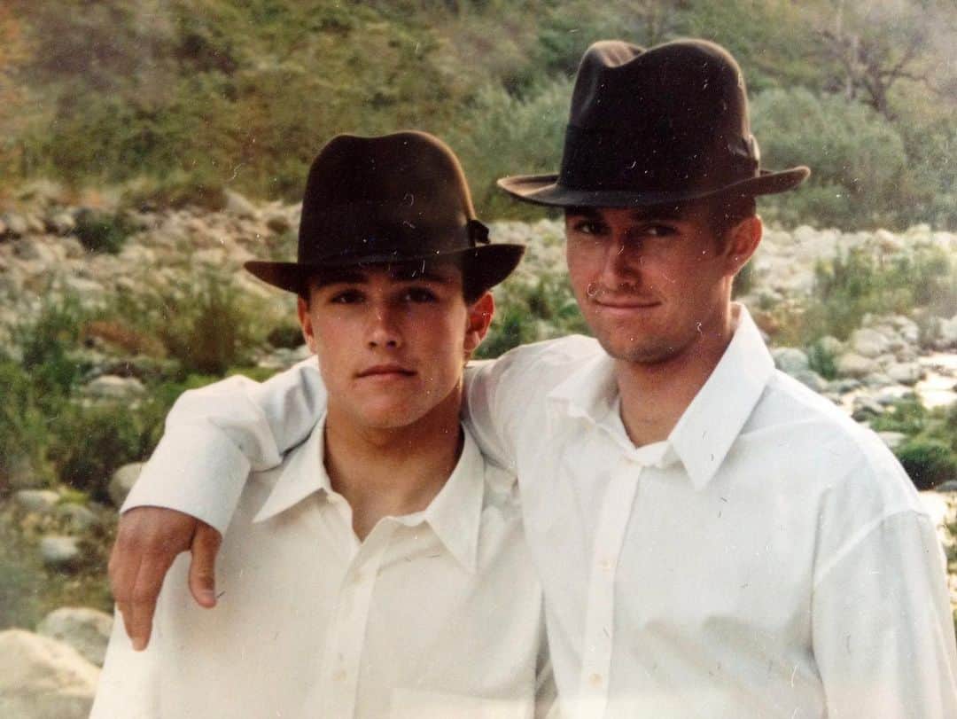 ブロディ・ジェンナーのインスタグラム：「Major throwback to when my brother and I auditioned for “A river runs through it” 😜」