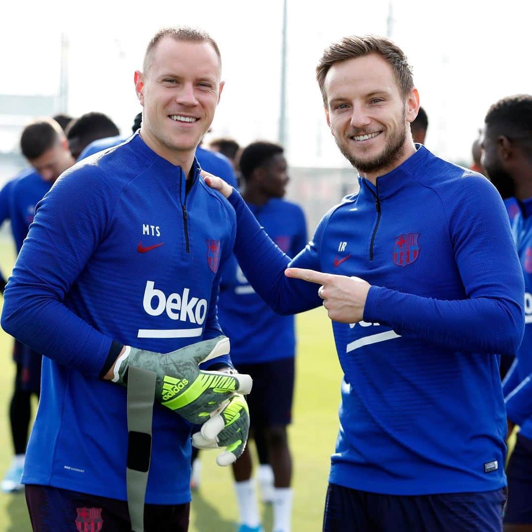 イヴァン・ラキティッチのインスタグラム：「Lets go, work for it...👱🏻‍♂️😁👱🏼‍♂️ #winningteam @mterstegen1」